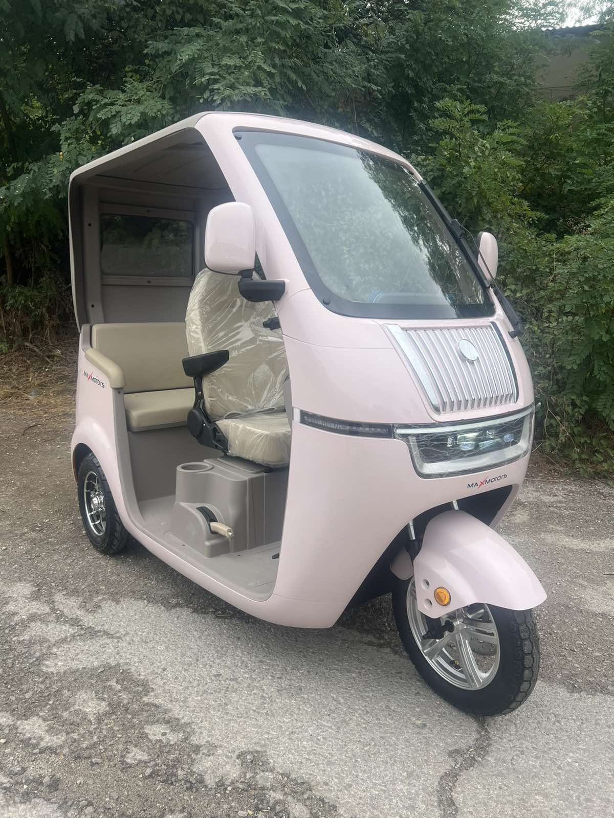 Електрическа триколка триместна Max Motors Luxury BUS Ivory White 9 Електрическа триколка триместна Max Motors Luxury BUS Ivory White - Image 9