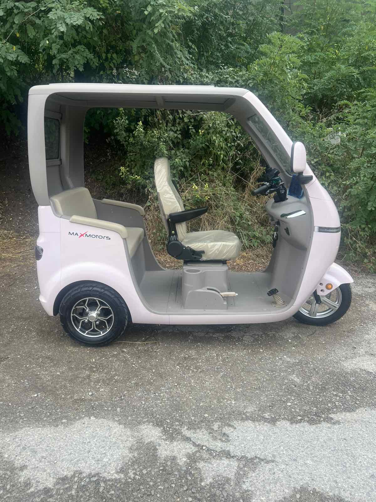 Електрическа триколка триместна Max Motors Luxury BUS Ivory White 11 Електрическа триколка триместна Max Motors Luxury BUS Ivory White - Image 11