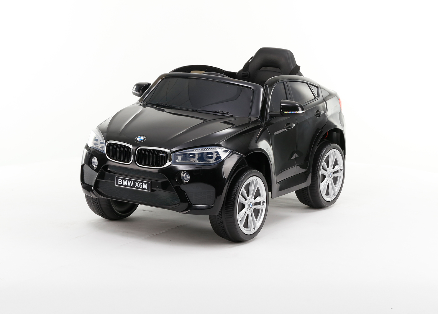 Акумулаторна кола licensed BMW X6M Black 1 Акумулаторна кола licensed BMW X6M Black