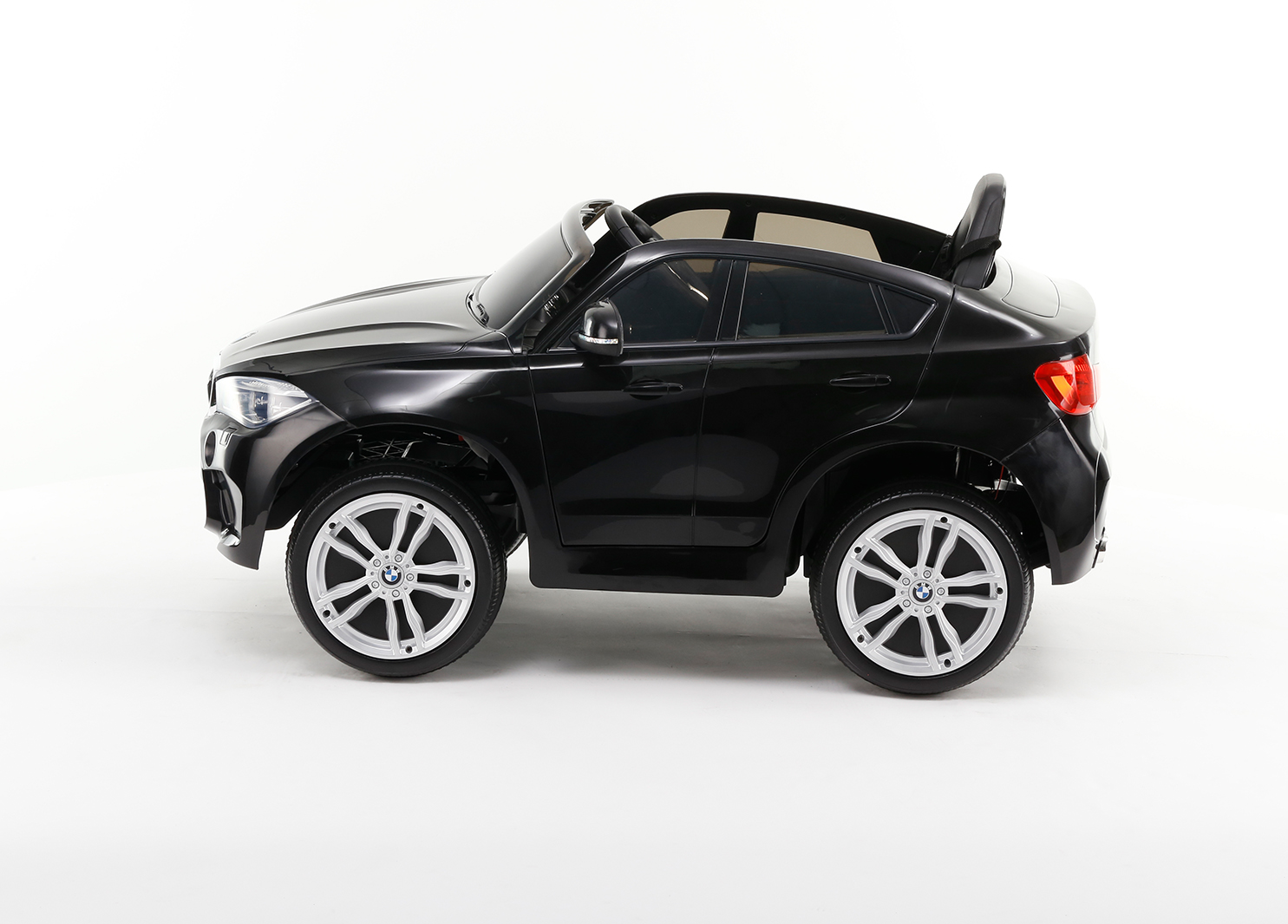 Акумулаторна кола licensed BMW X6M Black 3 Акумулаторна кола licensed BMW X6M Black - Image 3