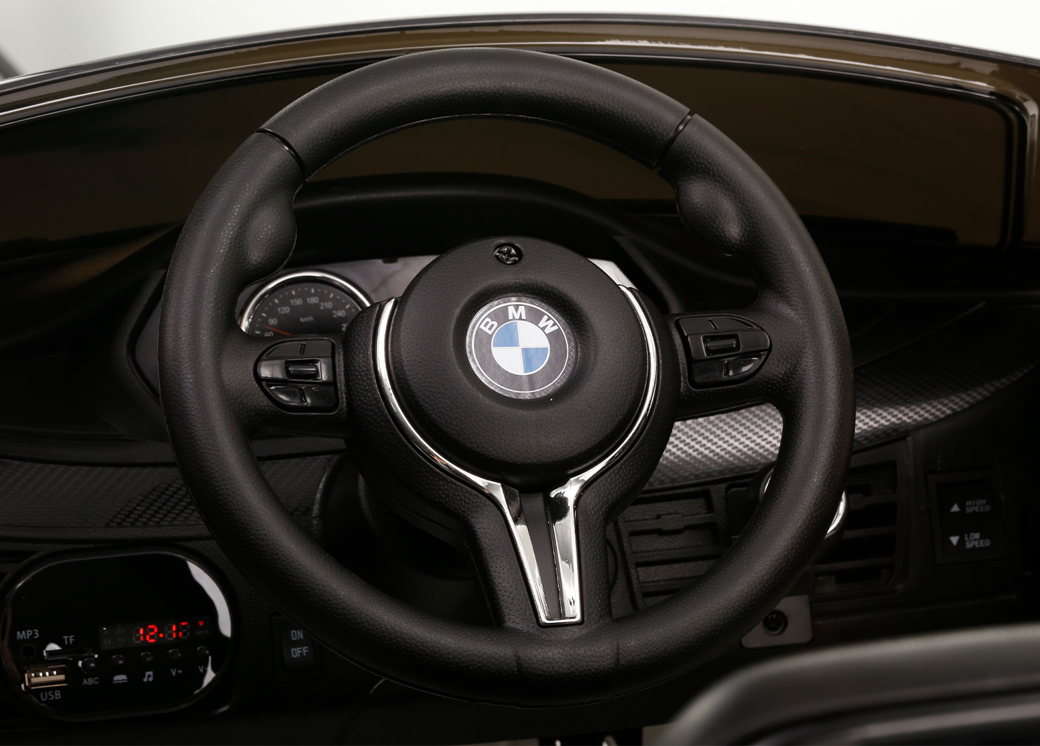 Акумулаторна кола licensed BMW X6M Black 5 Акумулаторна кола licensed BMW X6M Black - Image 5